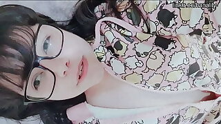 Amateur teen filming her twat on cellphone - Hana Lily